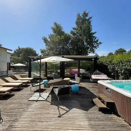 Serena, Con Piscina, Giardino, Vicino Al Mare