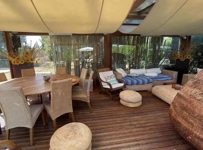 Serena, Con Piscina, Giardino, Vicino Al Mare La Torraccia