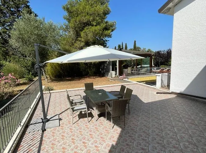 Serena, Con Piscina, Giardino, Vicino Al Mare Βίλα